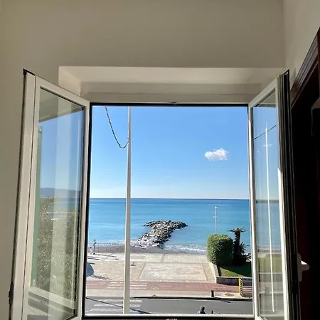 Finestre Sul Mare Tra Portofino E Le 5 Terre * 东塞斯特里